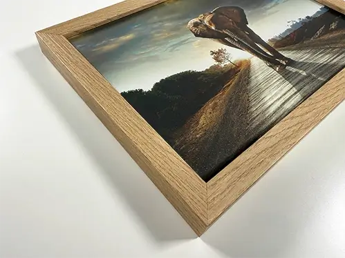 Ingelijste poster met eiken houten frame