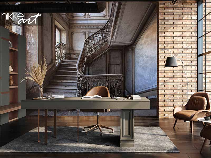 Fotobehang met een historisch trappenhuis achter een bureau in een loftruimte