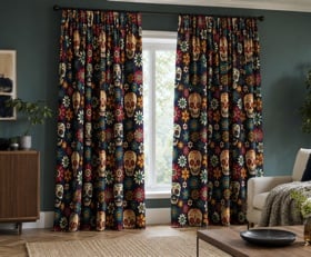 Gordijnen Doodshoofd met bloemen patronen